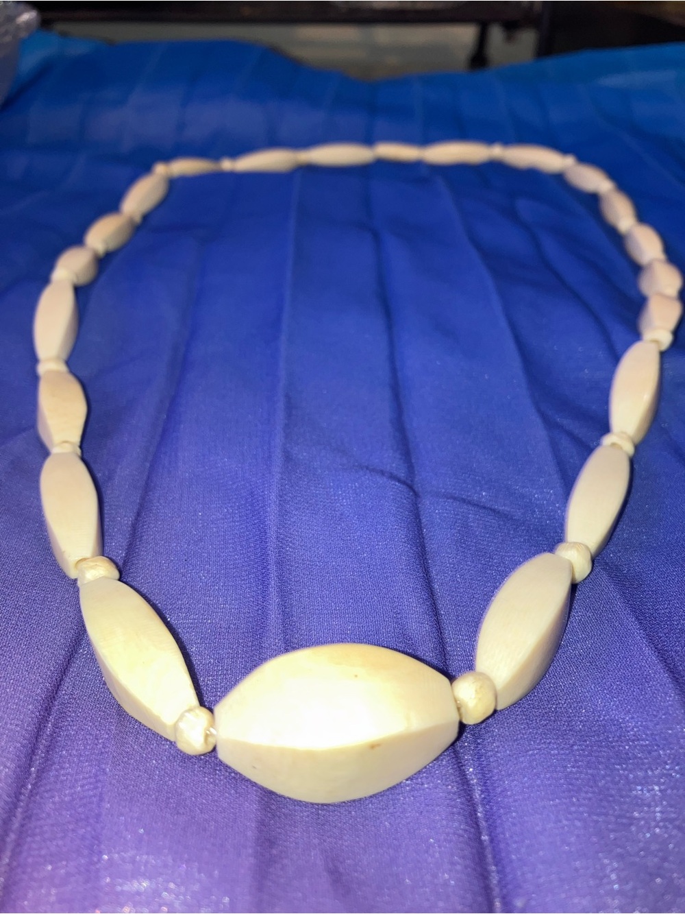 Vintage Off-White Chunky Bone Bead or Celluloid Necklace
